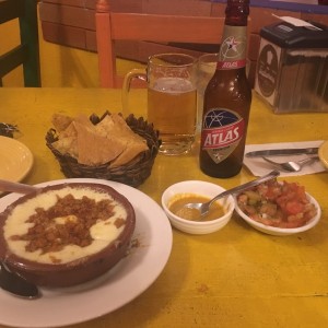 Queso Fundido con Chorizo