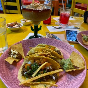 tacos al pastor + margarita de tamarindo