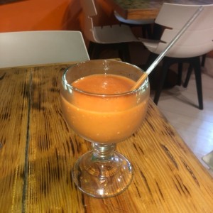 Licuado de mango y fresa