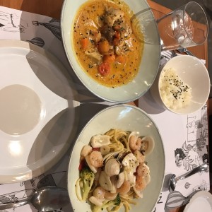 Pollito de Corral Guisado y plato del dia