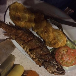 pescao con patacones