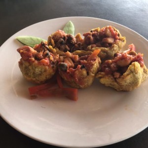 Patacones rellenos de mariscos