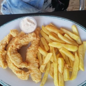 deditos de pollo con papitas