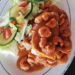 Corvina Rellena en Camarones