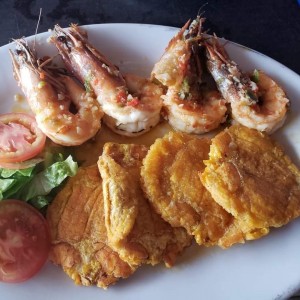 langostinos con patacones