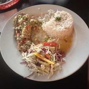 FILETE DE PESCADO AL AJILLO O A LA CRIOLLA