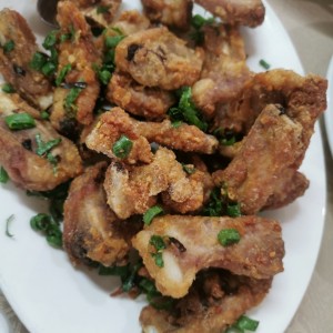 Costillitas fritas sal y pimienta