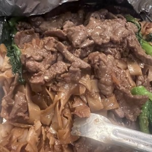 Chow Fun con Carne de Salsa Frijoles Negros