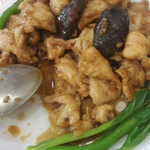 pollo con hongos