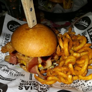 Bacon Lovers con papas curly