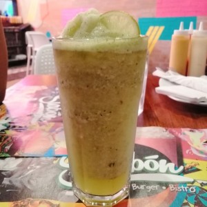 Limonada con hierva buena
