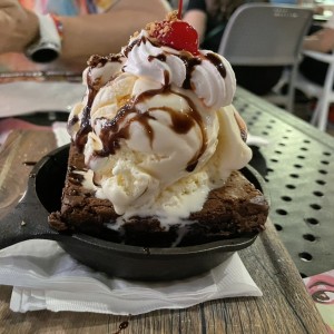Desserts - Hot Fudge Brownie