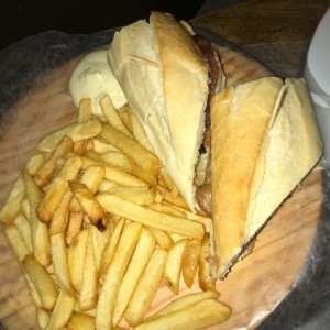 Emparedado de lomito
