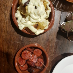 papas alioli y chorizo