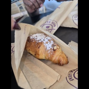 Pasteleria Dulce - Croissant de Almendras