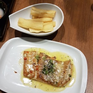 Corvina Al ajillo con pantalones