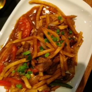 Lomito saltado