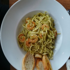 Al Pesto Con Camarones