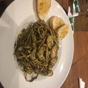 camarones al pesto