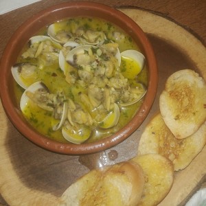 cazuela de almejas