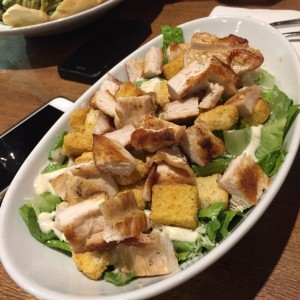 Ensalada Cesar con Pollo