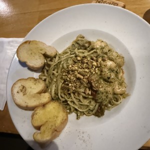 Pasta de calamares con pistacho 