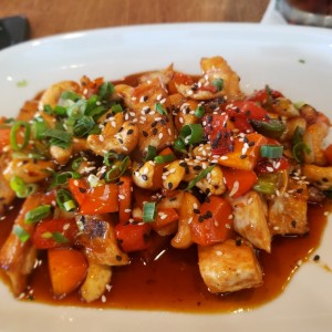 pollo con macadamia