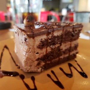 Dulce de chocolate con avellana, postre del dia