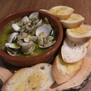 cazuela de almejas