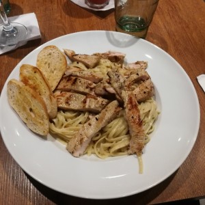 Pasta Carbonara con Pollo