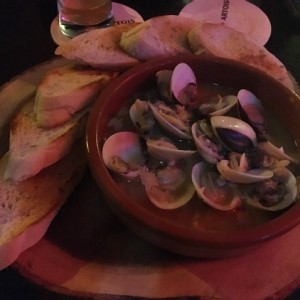 Cazuela de almejas.... estan bien ricas!