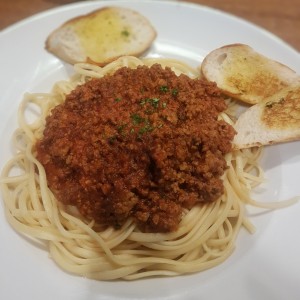 Linguini a la bolognesa