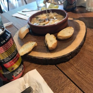 hongos gratinados (eran de lata)