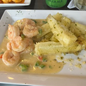 Camarones en salsa de coco
