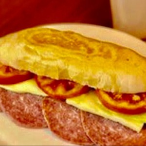 Emparedado de Salami y Queso