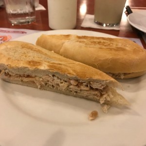 emparedado de pollo