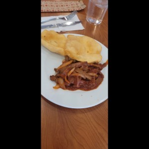 Desayunos - Bistec Encebollado