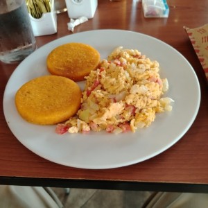 Huevos Con Cebolla y Tomate