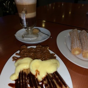 4 churros tri sabor y churros rellenos + mocachino