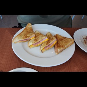 emparedado de jamon y queso
