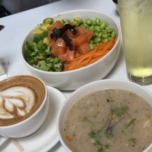 Salmon Bowl y sola de pollo 