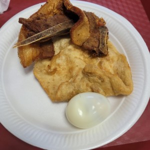 hojaldre huevo y costilla cerdo