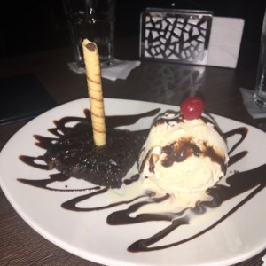 Brownie con helado