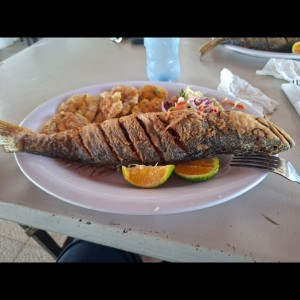 Mariscos - Corvina Frita (Entera)
