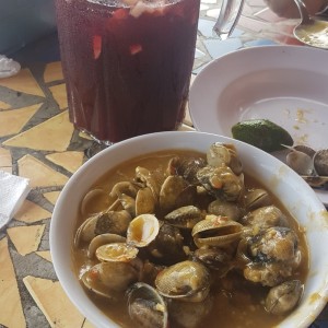 almejas al ajillo