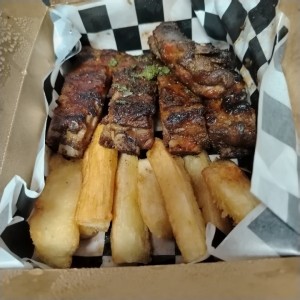 Asados Individuales - Farmers Ribs con yuca 