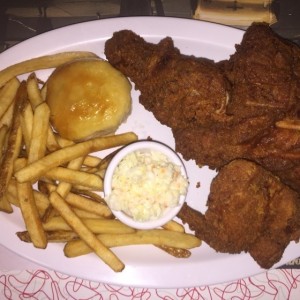 Pollo frito con papas