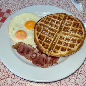 Rd?s breakfast con waffles