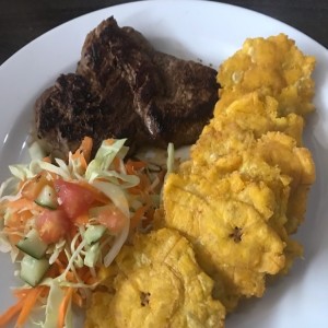 Filete de res con patacones