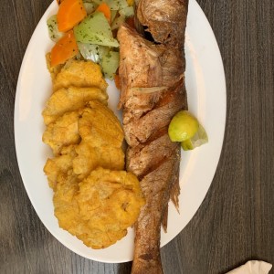 corvina entera frita 